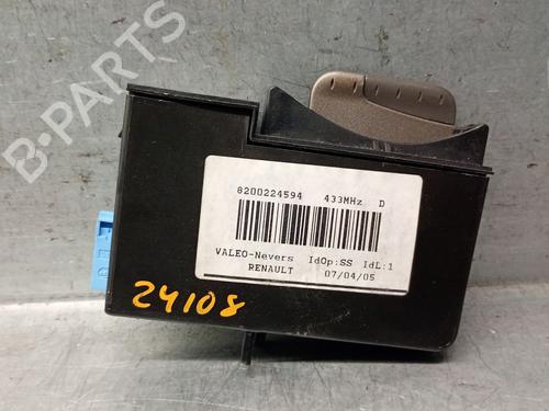 Clé de contact RENAULT ESPACE IV (JK0/1_) 2.2 dCi (JK0H) (150 hp) 30711750