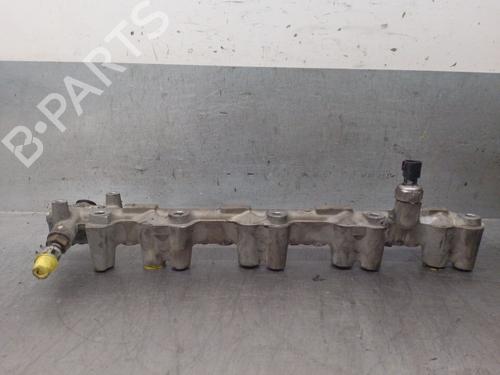 Sprederrør Sprederrør TOYOTA AVENSIS Estate (_T25_) 2.4 VVT-i (AZT251_, AZT251R) (163 hp) 33816985 33816985