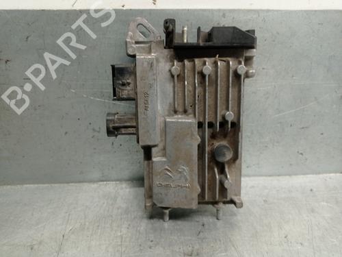 Start/Stop styreenhet PEUGEOT 3008 I MPV (0U_) 1.2 (131 hp) 26327980