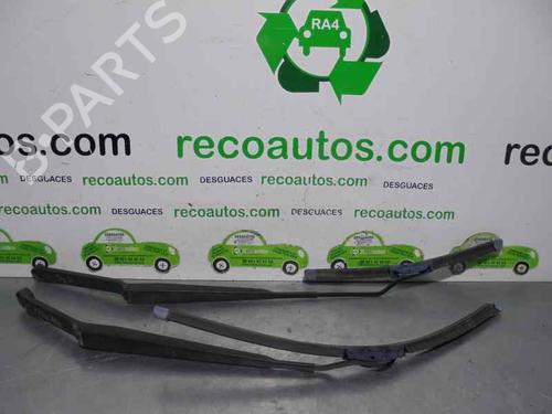 Used Front windshield wiper arm NISSAN X-TRAIL I (T30) 2.2 dCi 4x4 (136 hp) 3470445