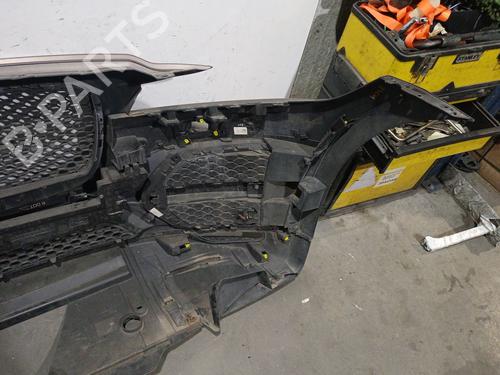 Front bumper JAGUAR F-PACE (X761) 2.0 TD4 | BP30115356C7