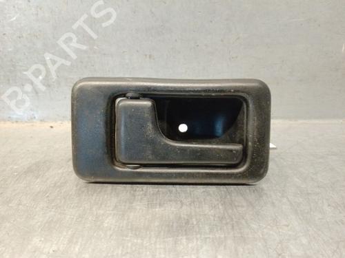 Venstre fortil invendig håndtag OPEL FRONTERA B (U99) 2.2 i (6B_ZC, 6B_VF, 6B_66, 6B_76) (136 hp) 33182998