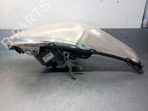 Right headlight PEUGEOT 5008 (0U_, 0E_) 1.6 HDi | BP26643975C29 