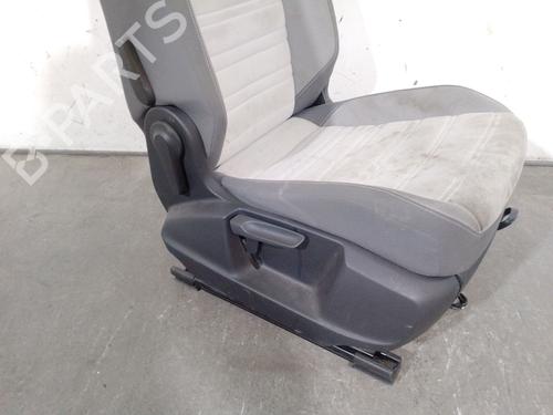 Right front seat VW TOURAN (5T1) 1.4 TSI | BP31039610C16