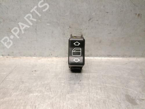 Used Right front window switch Right front window switch MERCEDES-BENZ C-CLASS (W202) C 250 D (202.125) (113 hp) 33469614 33469614