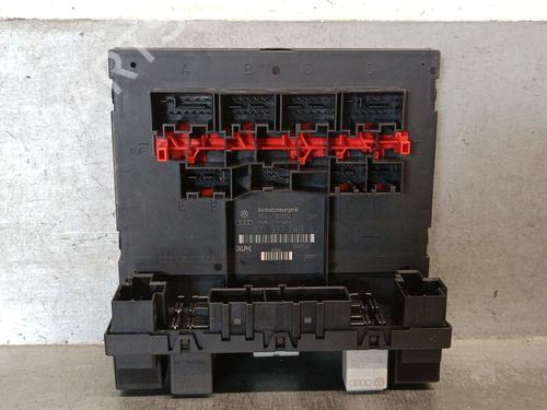 fuse-box-vw-golf-v-1k1-2003-2004-2005-2006-2007-2008-2009-2010-37427510 main image