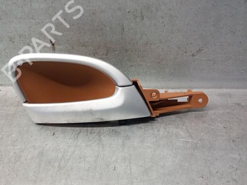 Klamka wewnętrzna drzwi tylnych prawych PORSCHE CAYENNE (9PA) 3.2 7L5837114A | 955555114005Y9