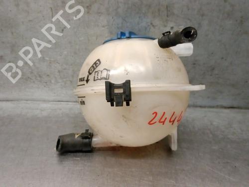 Used Expansion tank AUDI A1 Sportback (8XA, 8XF) 1.4 TDI (90 hp) 31572197