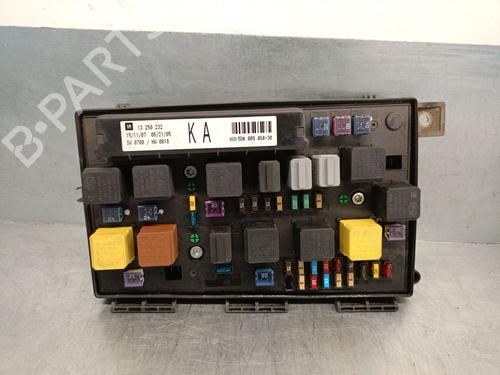 Boîte à Fusibles OPEL ZAFIRA / ZAFIRA FAMILY B (A05) 1.9 CDTI (M75) (120 hp) 27715338