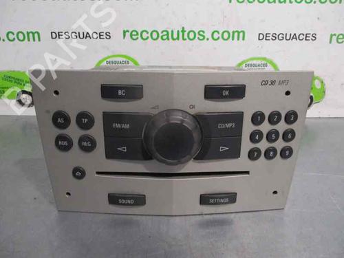 Used Radio OPEL CORSA D (S07) 1.4 (L08, L68) (90 hp) 2280925