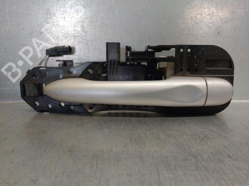 Używane Klamka zewnętrzna drzwi przednich prawych RENAULT FLUENCE (L3_) 1.5 dCi (L30D, L30L, L306, L33F, L33L, L33M, L33V, L33W) (110 hp) 13543990