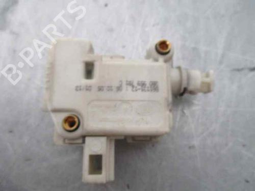 Used Central lock pump VW POLO (9N_, 9A_) 1.4 TDI (70 hp) 8954471