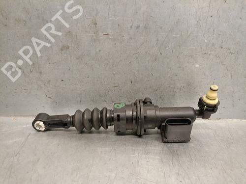 Used Clutch slave cylinder HYUNDAI i30 (PDE, PD, PDEN) 2.0 N (280 hp) 28602261