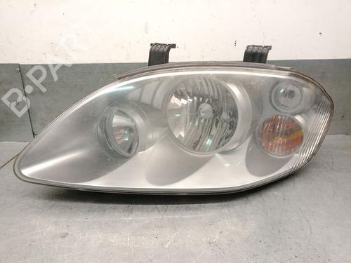 Used Right headlight SSANGYONG RODIUS I 2.7 Xdi 4WD (165 hp) 30696387