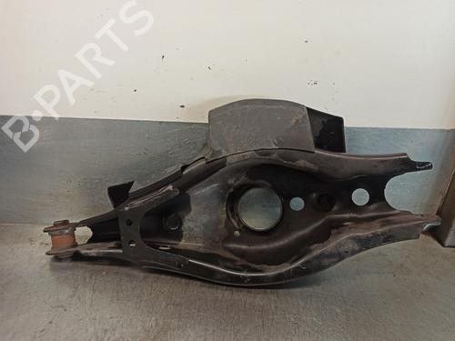 Right rear suspension arm TOYOTA AURIS (_E18_) 1.8 Hybrid (ZWE186_, ZWE186R) | BP15400140M15 
