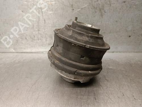 Used Engine mount Engine mount MERCEDES-BENZ C-CLASS (W203) C 220 CDI (203.006, 203.008) (143 hp) 32783621 32783621
