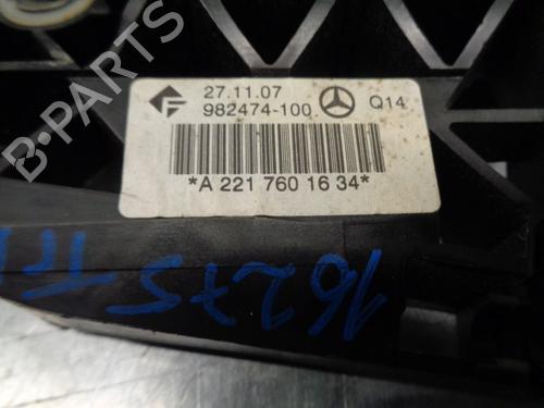 Rear right exterior door handle MERCEDES-BENZ S-CLASS (W221, V221) S 320 CDI (221.022, 221.122) | BP10637756C130 