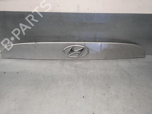 Used Tailgate handle HYUNDAI ACCENT III (MC) 1.5 CRDi GLS (110 hp) 11951603