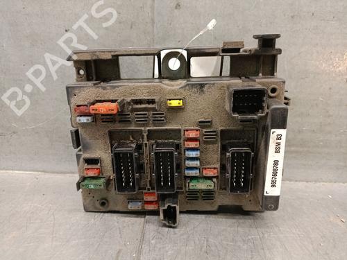 Used Fuse box Fuse box PEUGEOT 307 Break (3E) 2.0 HDI 90 (90 hp) 32743992 32743992