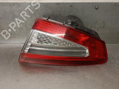 Używane Lampa tylna klapy bagażnika prawa Lampa tylna klapy bagażnika prawa 38786238 38786238