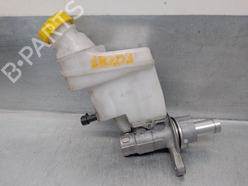Used Brake master cylinder Brake master cylinder FIAT 500X (334_) 1.4 (334AXC1B, 334AXC11) (140 hp) 13808844 13808844