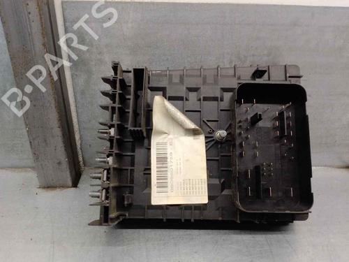 Fuse box VW TOURAN (1T1, 1T2) 2.0 TDI | BP15675571E1 