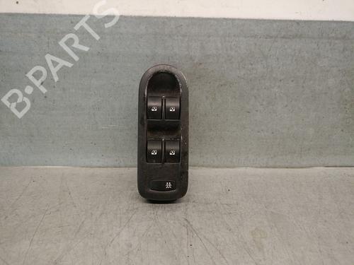 Used Left front window switch RENAULT MEGANE II (BM0/1_, CM0/1_) 2.0 16V (BM0U, CM0U) (135 hp) 21577984