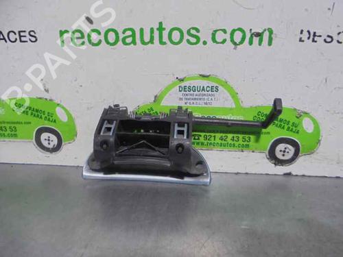 Klamka zewnętrzna drzwi przednich prawych PEUGEOT 206 Hatchback (2A/C) 1.4 i | BP4466256C129 