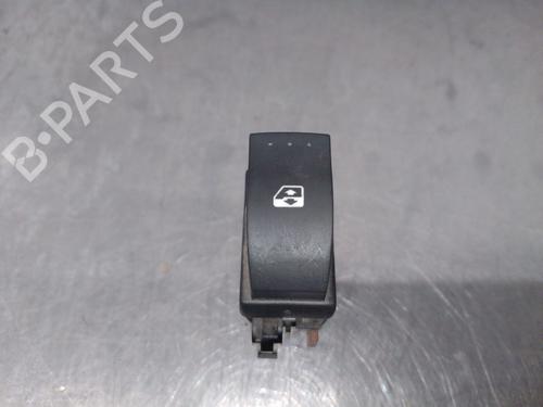 Comutador vidro trás direito Comutador vidro trás direito RENAULT LAGUNA II Grandtour (KG0/1_) 1.8 16V (KG0B, KG0M) (120 hp) 36500331 36500331