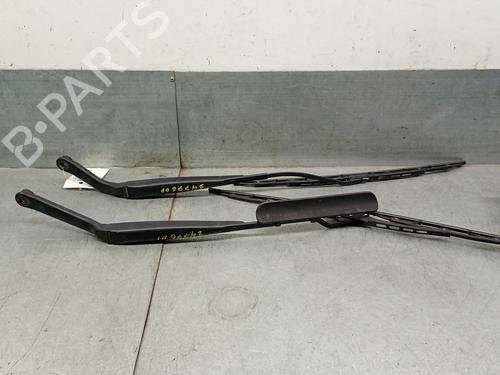 Used Front windshield wiper arm Front windshield wiper arm HYUNDAI SONATA IV (EF) 2.0 16V (131 hp) 33826692 33826692