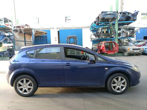 Left front fog light SEAT LEON (1P1) 2.0 TDI 16V | BP33675312C30 - Image 9