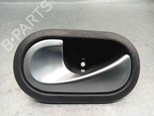 Used Front left interior door handle RENAULT SCÉNIC II (JM0/1_) 2.0 (JM05, JM0U, JM1N, JM1U, JM2V) (135 hp) 8823178