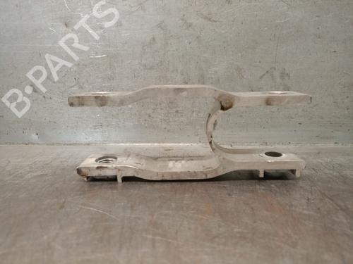 Used Engine mount VOLVO V40 Hatchback (525) D2 (120 hp) 26124035