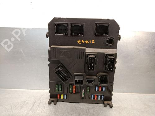 Used Fuse box Fuse box 22723052 22723052