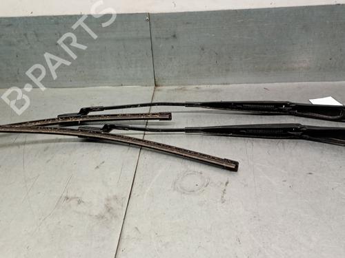 Front windshield wiper arm JAGUAR F-PACE (X761) 2.0 TD4 | BP32321027C143