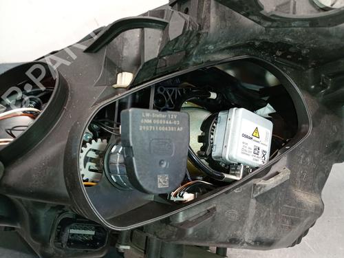 Right headlight CITROËN C4 Grand Picasso I (UA_) 2.0 HDi 138 | BP29915793C29