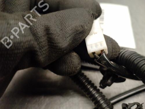 Seat buckle TOYOTA COROLLA Verso (ZER_, ZZE12_, R1_) 1.8 (ZNR11_, ZNR11R) | BP32273991I32