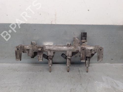 injection-rail-audi-a4-b6-8e2-2000-2001-2002-2003-2004-2005-32860114 main image