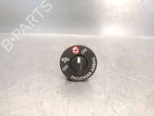 Used Switch DACIA DUSTER (HM_) 1.0 TCe 90 (HMM6) (91 hp) 27243882