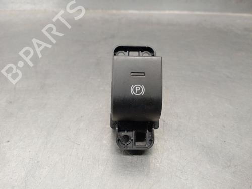 hand-brake-fiat-500e-332_-2020-34716200 main image