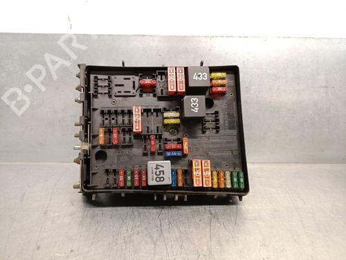 Used Fuse box VW TOURAN (1T1, 1T2) 2.0 TDI (136 hp) 25711589