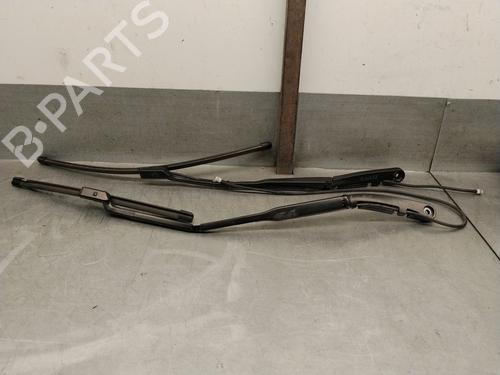 Used Front windshield wiper arm Front windshield wiper arm VOLVO XC60 II (246) B5 Mild-Hybrid AWD (250 hp) 35755505 35755505