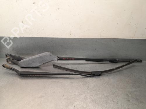 Used Front windshield wiper arm Front windshield wiper arm 37647126 37647126