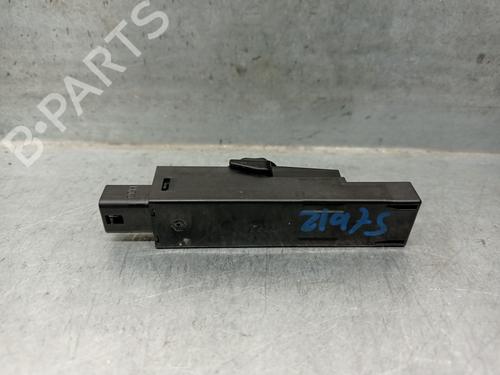 Antenne/Base TOYOTA YARIS (_P21_, _PA1_, _PH1_) 1.5 Hybrid (MXPH10, MXPH11) (116 hp) 23109100