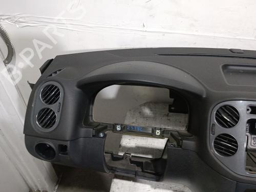 Dashboard VW TIGUAN (5N_) 2.0 TDI | BP29626251C46 