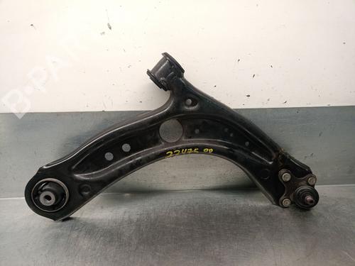 Used Right front suspension arm AUDI A3 Sportback (8VA, 8VF) 1.0 TFSI (115 hp) 25243851