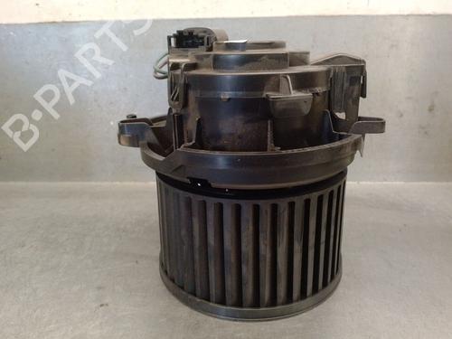 Used Heater blower motor RENAULT MEGANE IV Hatchback (B9A/M/N_) 1.5 dCi 110 (B9A3) (110 hp) 31757045
