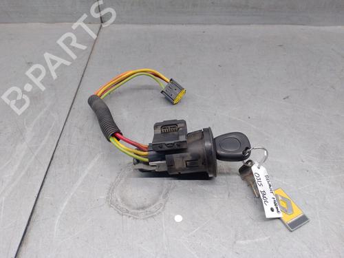 Used Ignition barrel RENAULT MEGANE I (BA0/1_) 1.6 16V (BA04, BA0B, BA11, BA1J, BA16, BA19, BA1K, BA1V,... (107 hp) 31538605
