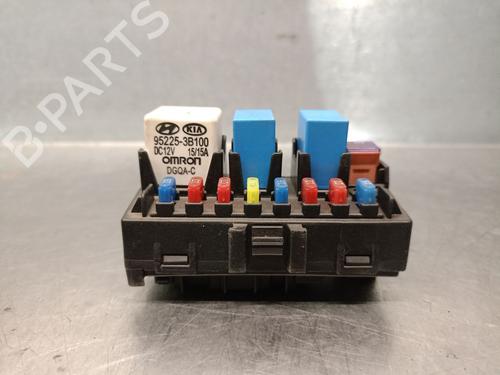 Used Fuse box Fuse box 39506270 39506270