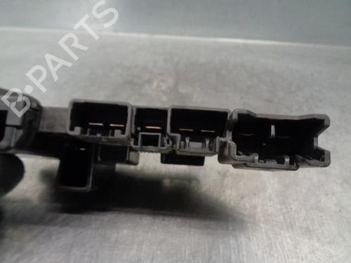 Fuse box SUZUKI GRAND VITARA II (JT, TE, TD) 1.9 DDiS All-wheel Drive (JT419, TD44, JB419WD, JB419XD,... | BP13075858E1 
